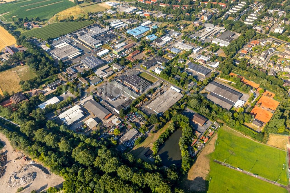 Ahlen aus der Vogelperspektive: Industrie- und Gewerbegebiet in Ahlen im Bundesland Nordrhein-Westfalen, Deutschland