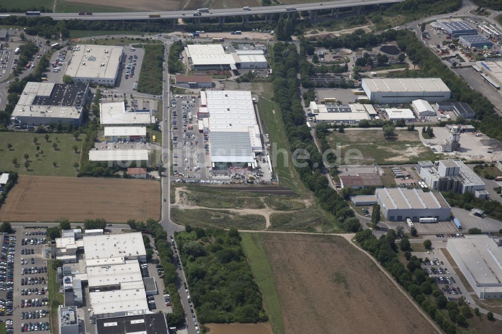 Alzey von oben - Industrie- und Gewerbegebiet in Alzey im Bundesland Rheinland-Pfalz, Deutschland