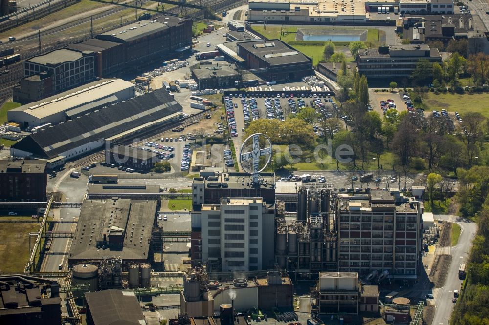 Krefeld von oben - Industrie- und Gewerbegebiet des Bayerwerk Uerdingen in Krefeld im Bundesland Nordrhein-Westfalen