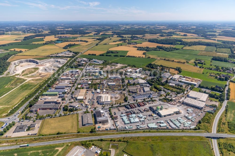 Beckum aus der Vogelperspektive: Industrie- und Gewerbegebiet in Beckum im Bundesland Nordrhein-Westfalen, Deutschland