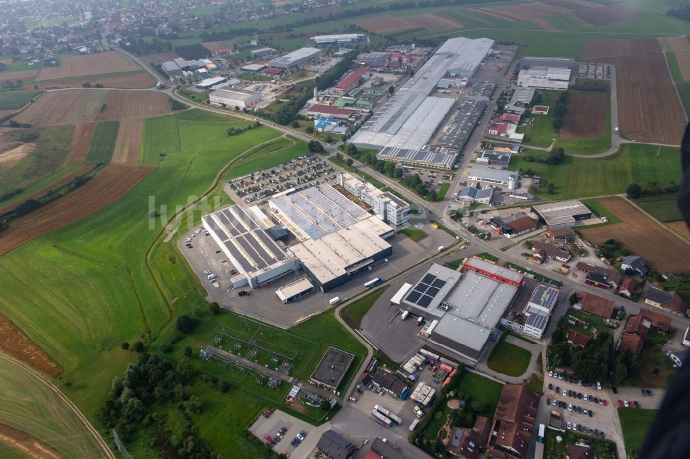 Luftaufnahme Schramberg - Industrie- und Gewerbegebiet mit Beton - Fertigteil - Union GmbH & Co. KG; Schwäbische Werkzeugmaschinen GmbH, KMS Automation GmbH in Schramberg im Bundesland Baden-Württemberg, Deutschland