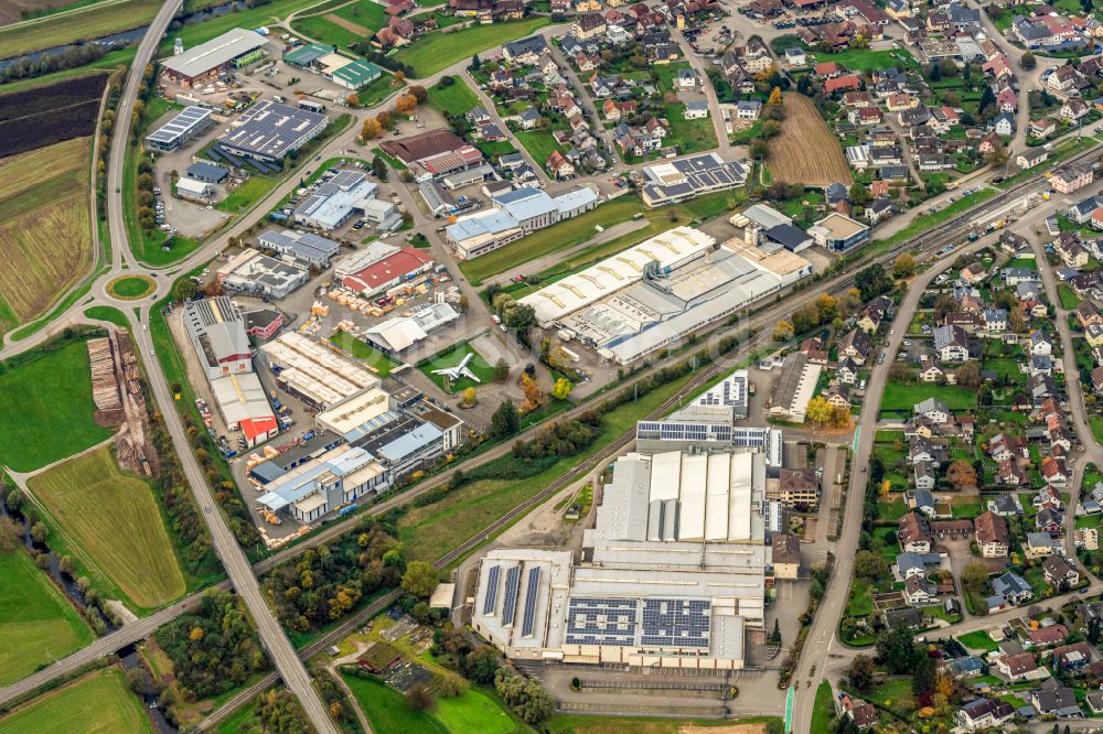 Biberach von oben - Industrie- und Gewerbegebiet in Biberach im Bundesland Baden-Württemberg, Deutschland