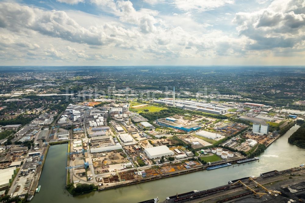 Bottrop von oben - Industrie- und Gewerbegebiet in Bottrop im Bundesland Nordrhein-Westfalen - NRW, Deutschland