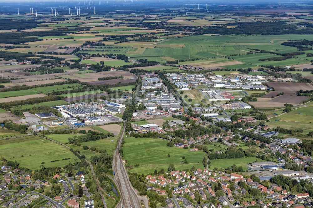 Bremervörde aus der Vogelperspektive: Industrie- und Gewerbegebiet in Bremervörde im Bundesland Niedersachsen, Deutschland