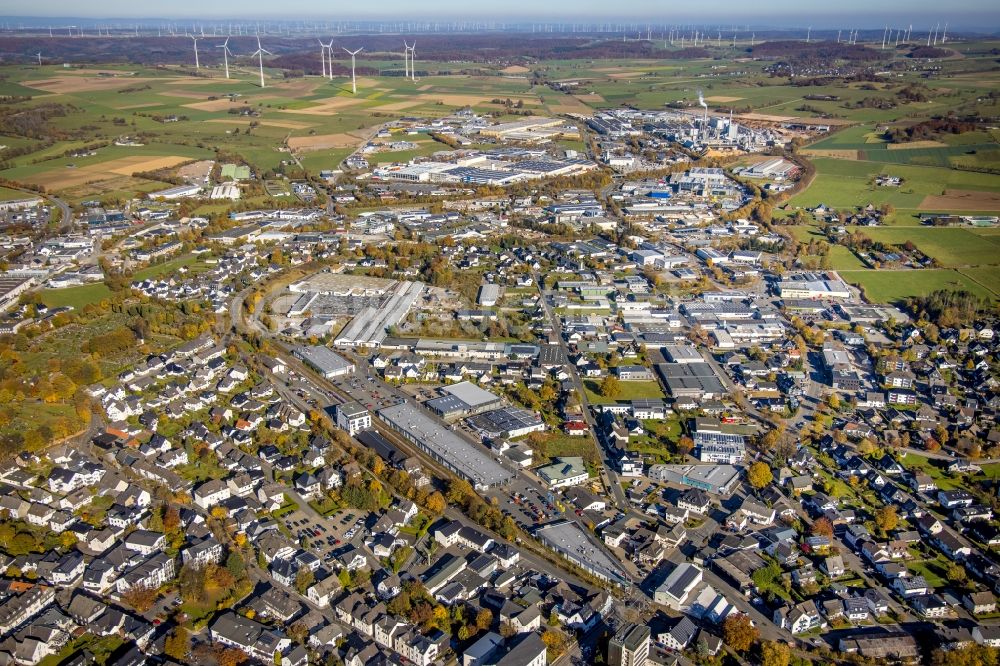 Brilon von oben - Industrie- und Gewerbegebiet in Brilon im Bundesland Nordrhein-Westfalen, Deutschland