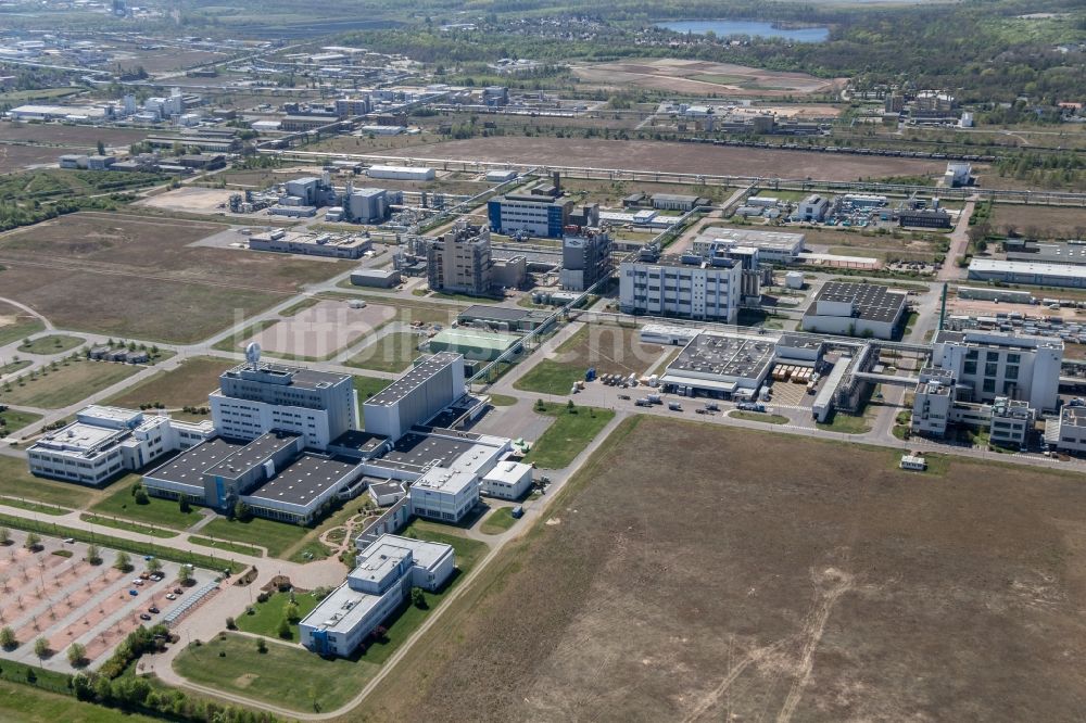 Luftaufnahme Bitterfeld-Wolfen - Industrie- und Gewerbegebiet Chemiepark in Bitterfeld-Wolfen im Bundesland Sachsen-Anhalt