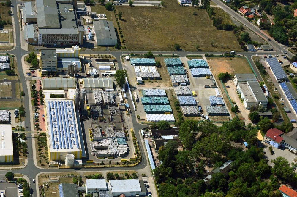 Bitterfeld-Wolfen von oben - Industrie- und Gewerbegebiet Chemiepark in Bitterfeld-Wolfen im Bundesland Sachsen-Anhalt