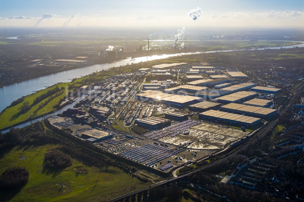 Duisburg von oben - Industrie- und Gewerbegebiet in Duisburg im Bundesland Nordrhein-Westfalen