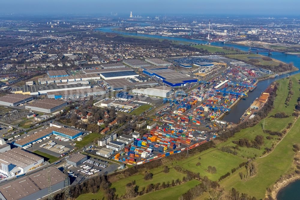 Duisburg aus der Vogelperspektive: Industrie- und Gewerbegebiet in Duisburg im Bundesland Nordrhein-Westfalen, Deutschland