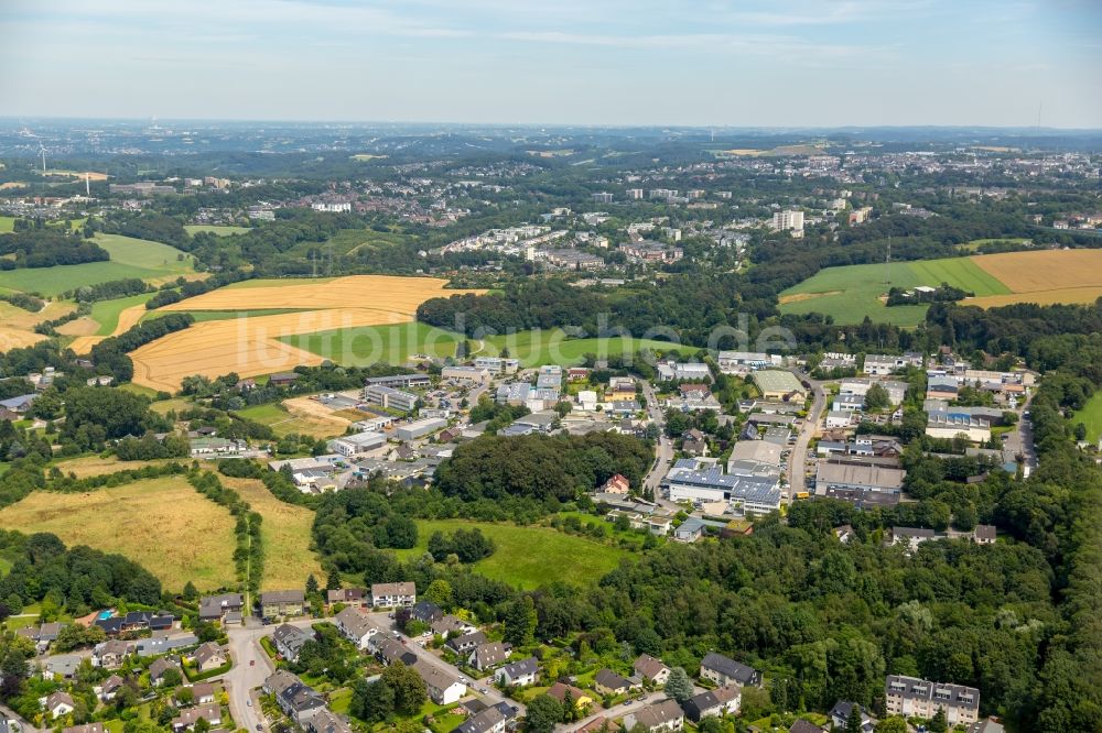 Heiligenhaus aus der Vogelperspektive: Industrie- und Gewerbegebiet entlang der Dieselstraße im Osten von Heiligenhaus im Bundesland Nordrhein-Westfalen