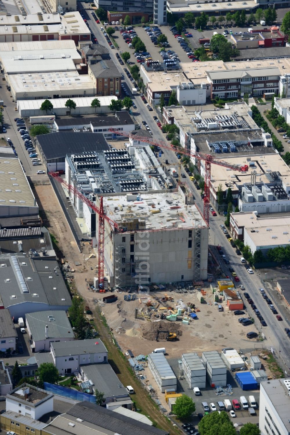 Frankfurt am Main von oben - Industrie- und Gewerbegebiet Fechenheim in Frankfurt am Main im Bundesland Hessen