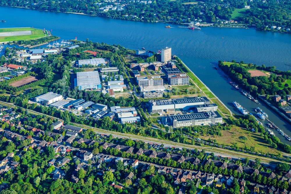 Luftaufnahme Hamburg - Industrie- und Gewerbegebiet Finkenwerder in Hamburg, Deutschland