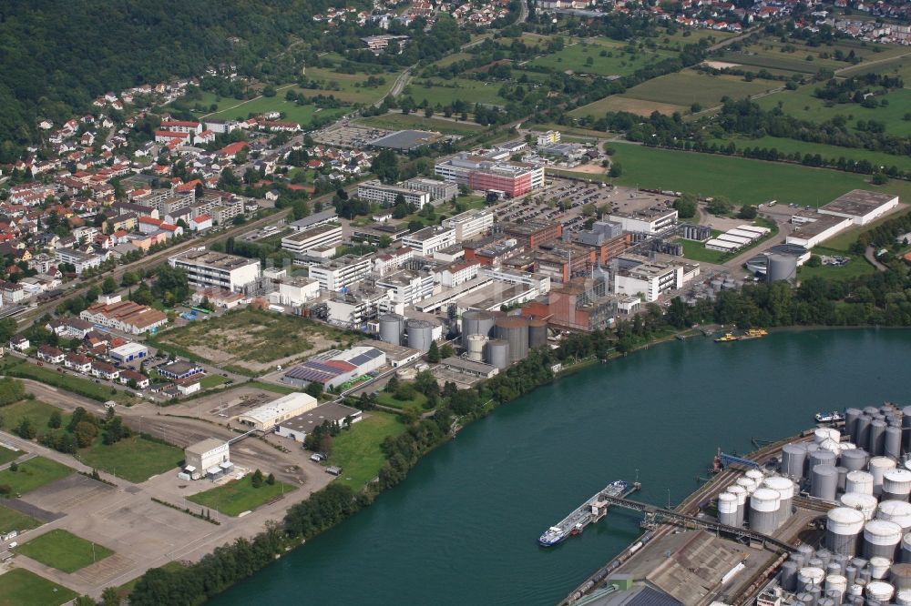 Grenzach-Wyhlen von oben - Industrie- und Gewerbegebiet der Firmen Roche und DSM Nutritional Products in Grenzach-Wyhlen im Bundesland Baden-Württemberg, Deutschland