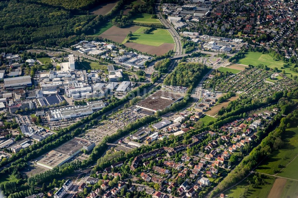 Luftaufnahme Freiburg im Breisgau - Industrie- und Gewerbegebiet in Freiburg (Nord) Zähringen im Breisgau im Bundesland Baden-Württemberg