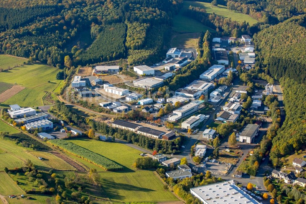 Freudenberg von oben - Industrie- und Gewerbegebiet in Freudenberg im Bundesland Nordrhein-Westfalen