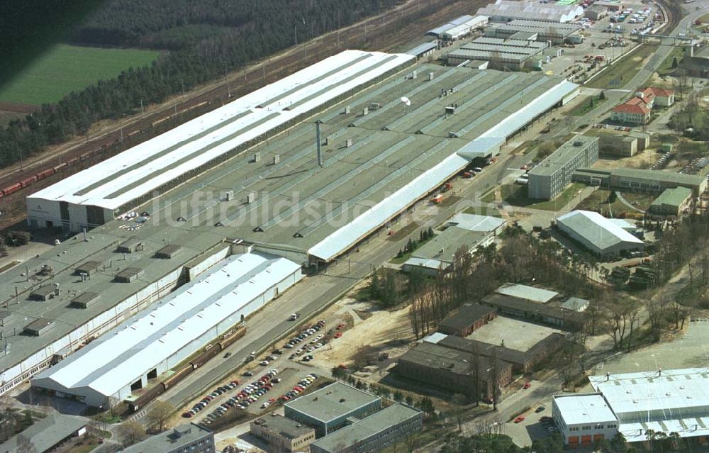 Luftbild Ludwigsfelde / Brandenburg - Industrie- und Gewerbegebiet auf dem Gelände des ehem. IFA-Automobilwerkes in Ludwigsfelde in Brandenburg.