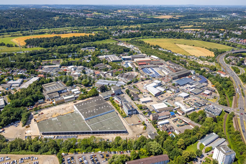 Hattingen aus der Vogelperspektive: Industrie- und Gewerbegebiet in Hattingen im Bundesland Nordrhein-Westfalen, Deutschland