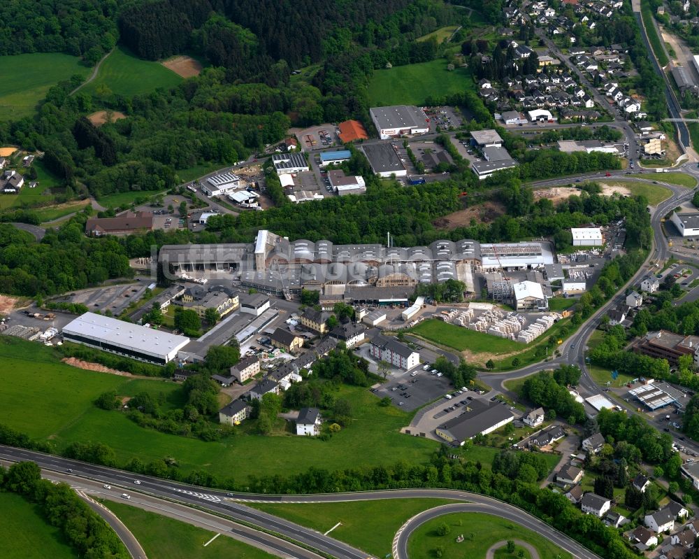 Luftaufnahme Höhr-Grenzhausen - Industrie- und Gewerbegebiet in Höhr-Grenzhausen im Bundesland Rheinland-Pfalz