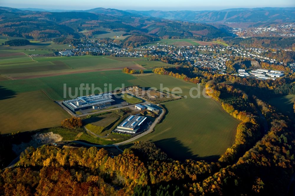 Finnentrop aus der Vogelperspektive: Industrie- und Gewerbegebiet des Industriepark Wiethfeld in Finnentrop im Bundesland Nordrhein-Westfalen