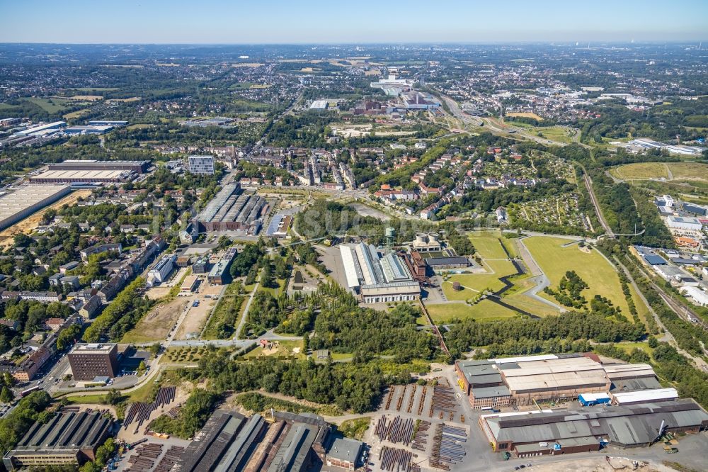 Bochum von oben - Industrie- und Gewerbegebiet mit der Jahrhunderthalle zwischen Bessemerstraße - Alleestraße - Obere Stahlindustrie in Bochum im Bundesland Nordrhein-Westfalen, Deutschland