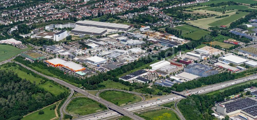 Luftaufnahme Karlsruhe - Industrie- und Gewerbegebiet in Karlsruhe Nord im Bundesland Baden-Württemberg, Deutschland