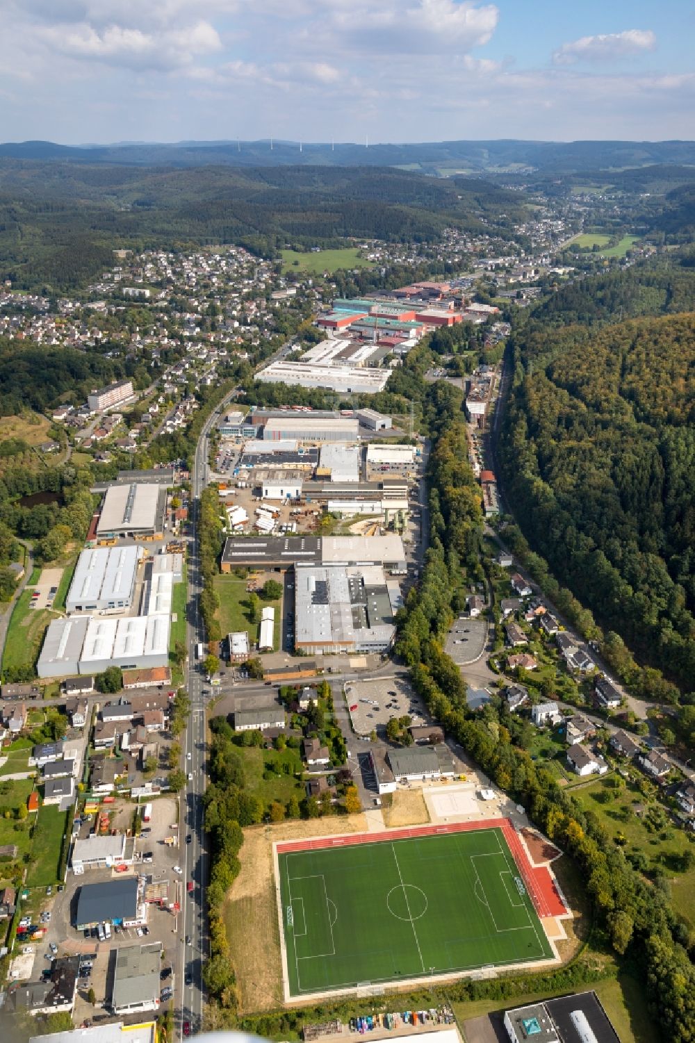 Luftaufnahme Kreuztal - Industrie- und Gewerbegebiet in Kreuztal im Bundesland Nordrhein-Westfalen, Deutschland