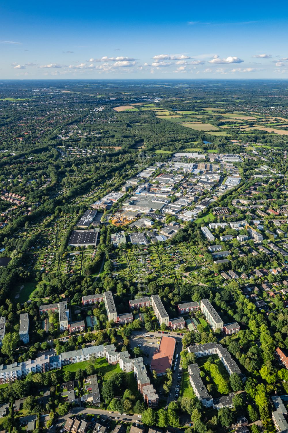 Hamburg aus der Vogelperspektive: Industrie- und Gewerbegebiet Langenhorn in Hamburg, Deutschland