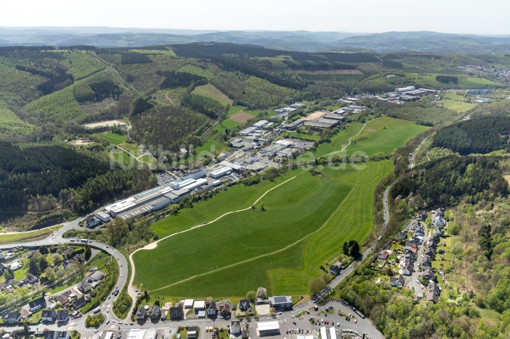 Netphen von oben - Industrie- und Gewerbegebiet in Netphen im Bundesland Nordrhein-Westfalen, Deutschland