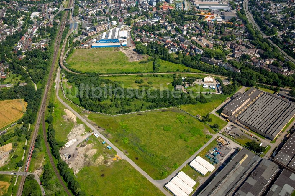 Oberhausen von oben - Industrie- und Gewerbegebiet in Oberhausen im Bundesland Nordrhein-Westfalen