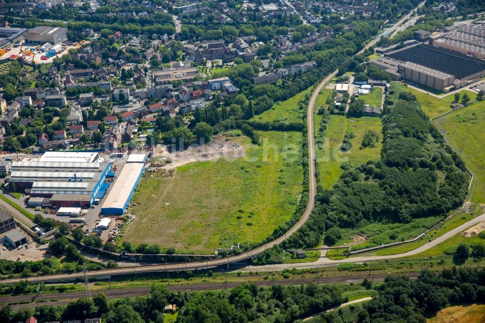 Oberhausen von oben - Industrie- und Gewerbegebiet in Oberhausen im Bundesland Nordrhein-Westfalen