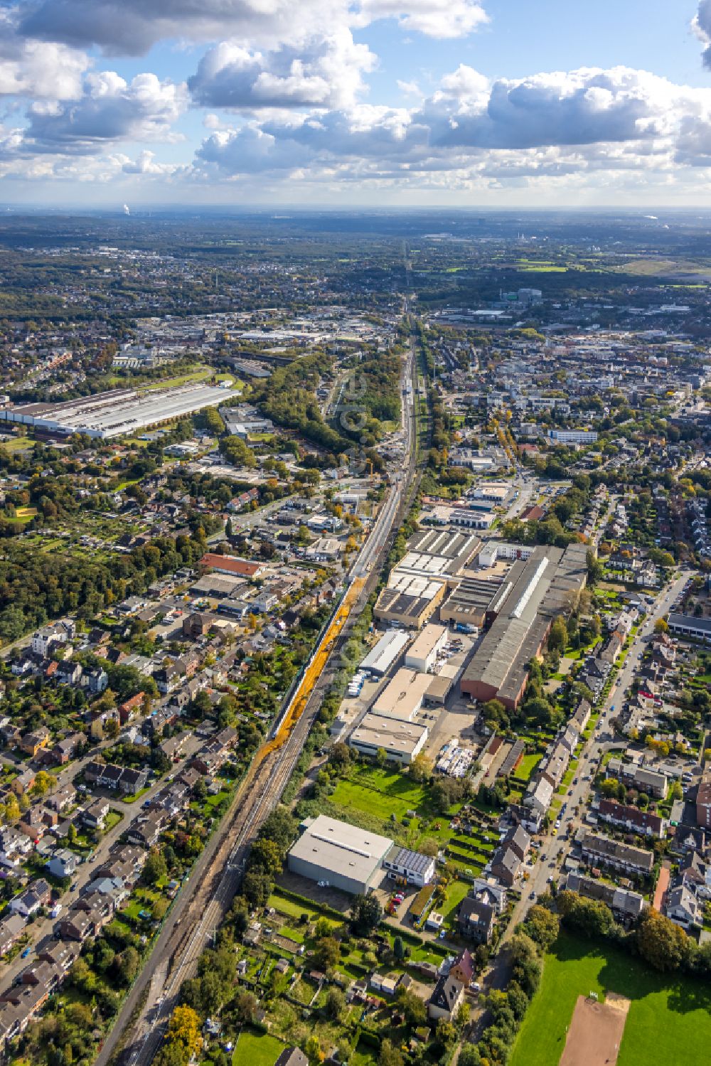 Luftaufnahme Dinslaken - Industrie- und Gewerbegebiet im Ortsteil Eppinghoven in Dinslaken im Bundesland Nordrhein-Westfalen, Deutschland