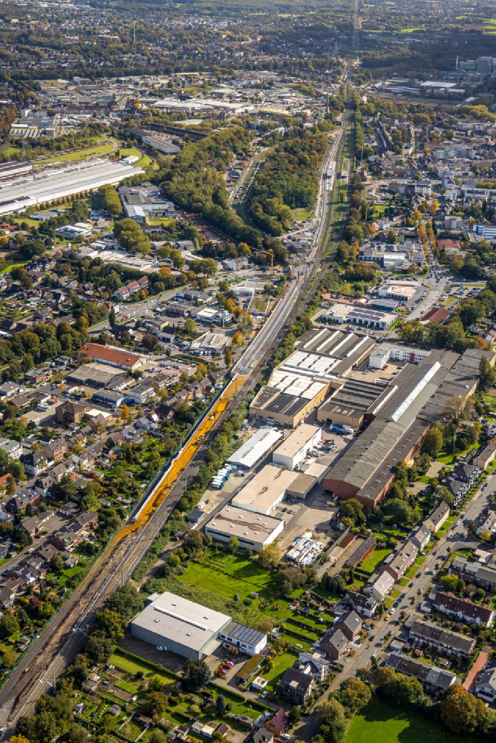 Dinslaken von oben - Industrie- und Gewerbegebiet im Ortsteil Eppinghoven in Dinslaken im Bundesland Nordrhein-Westfalen, Deutschland