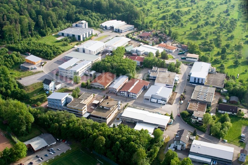 Birkenfeld aus der Vogelperspektive: Industrie- und Gewerbegebiet im Ortsteil Gräfenhausen in Birkenfeld im Bundesland Baden-Württemberg