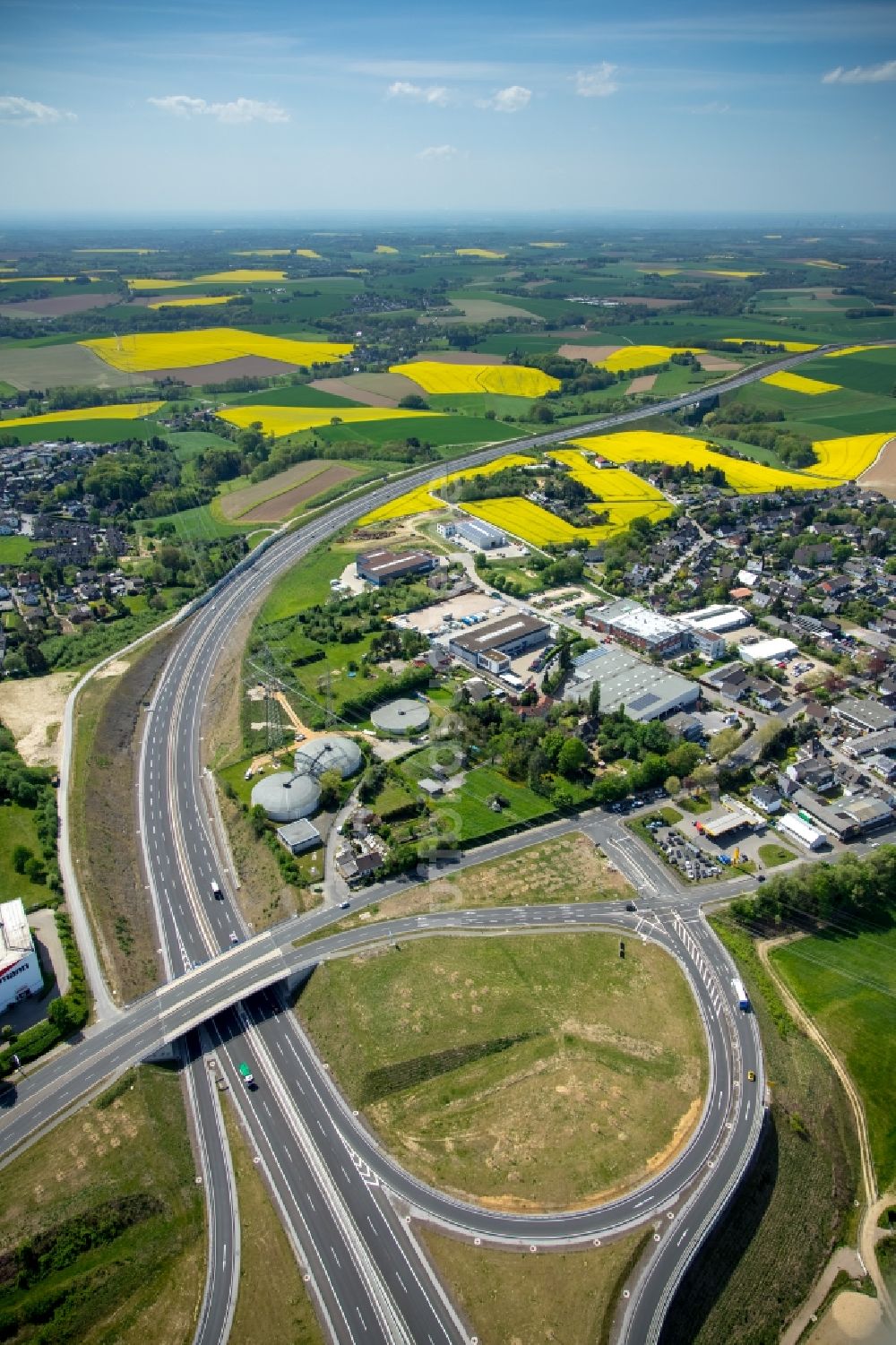 Luftaufnahme Heiligenhaus - Industrie- und Gewerbegebiet im Ortsteil Hetterscheidt in Heiligenhaus im Bundesland Nordrhein-Westfalen, Deutschland