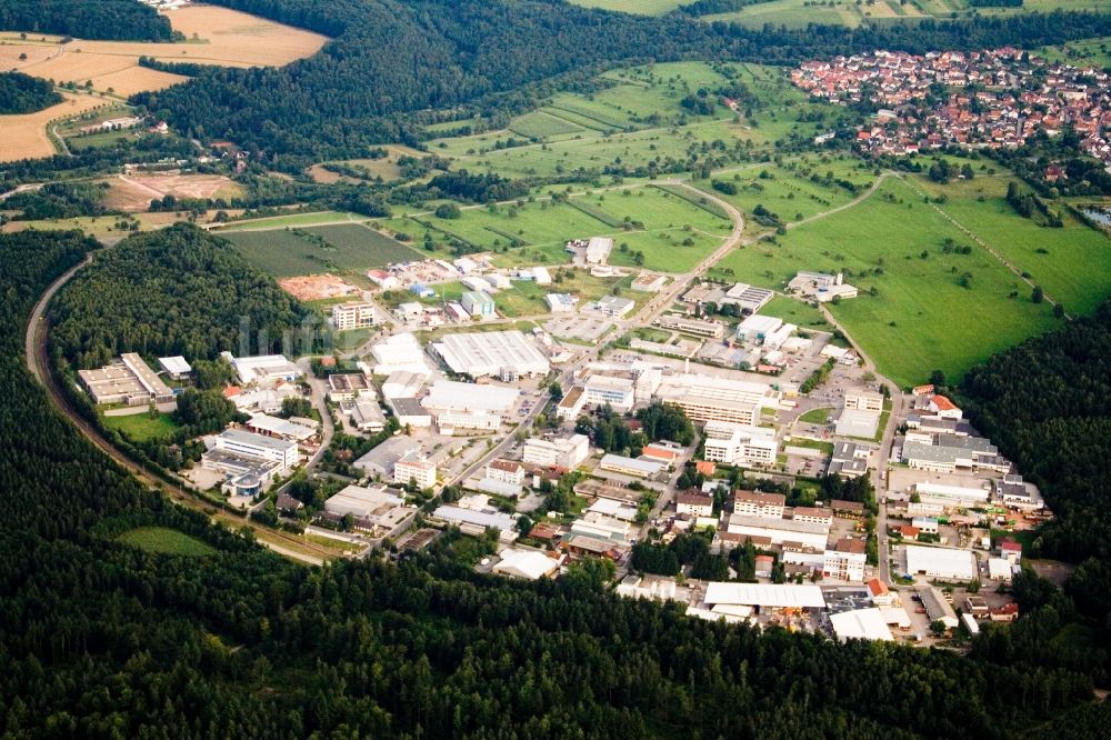 Karlsbad aus der Vogelperspektive: Industrie- und Gewerbegebiet im Ortsteil Ittersbach in Karlsbad im Bundesland Baden-Württemberg