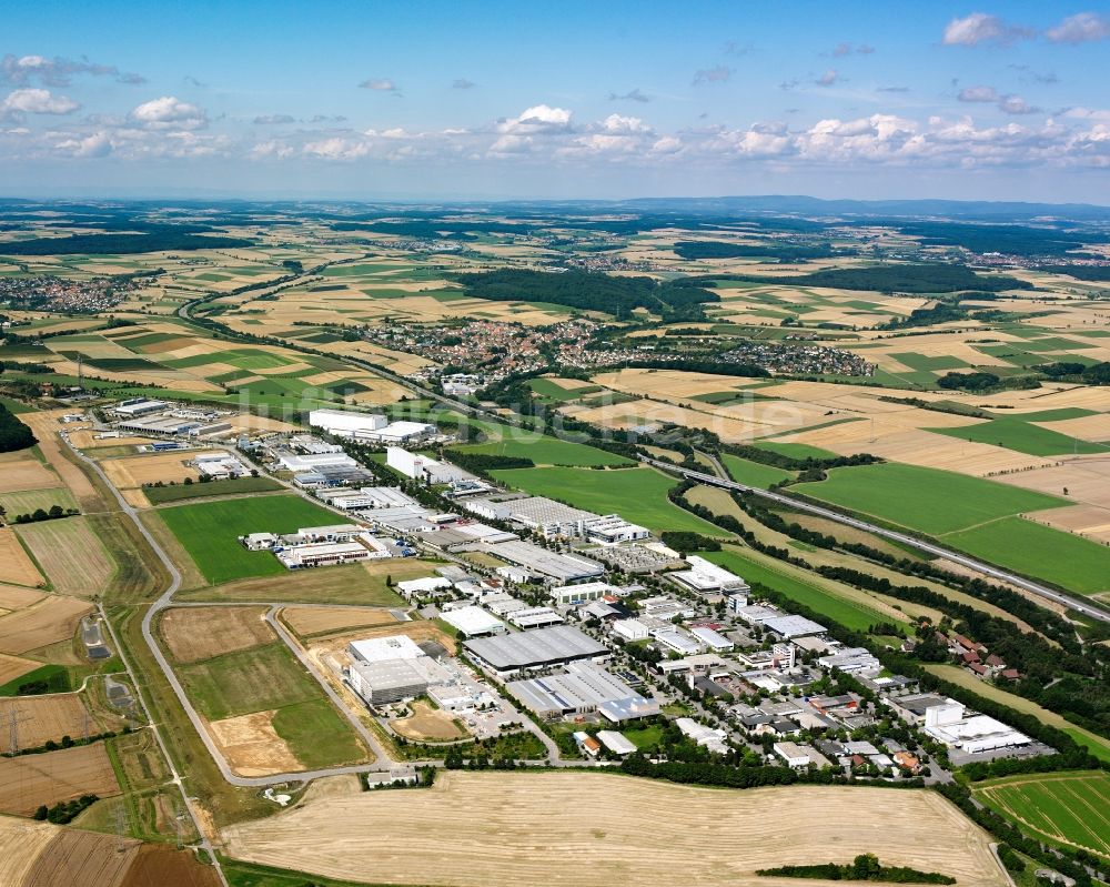 Luftaufnahme Heilbronn - Industrie- und Gewerbegebiet am Rande von landwirtschaftlichen Feldern in Heilbronn im Bundesland Baden-Württemberg, Deutschland