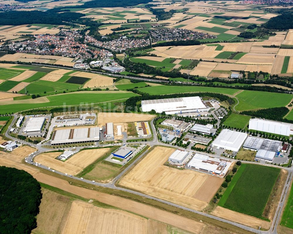 Heilbronn von oben - Industrie- und Gewerbegebiet am Rande von landwirtschaftlichen Feldern in Heilbronn im Bundesland Baden-Württemberg, Deutschland