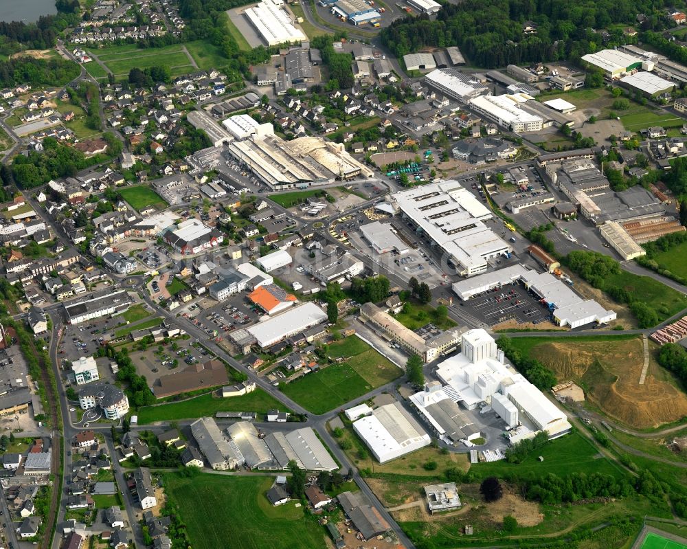 Ransbach-Baumbach von oben - Industrie- und Gewerbegebiet in Ransbach-Baumbach im Bundesland Rheinland-Pfalz