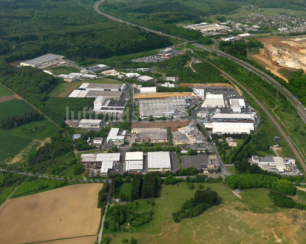 Ransbach-Baumbach von oben - Industrie- und Gewerbegebiet in Ransbach-Baumbach im Bundesland Rheinland-Pfalz