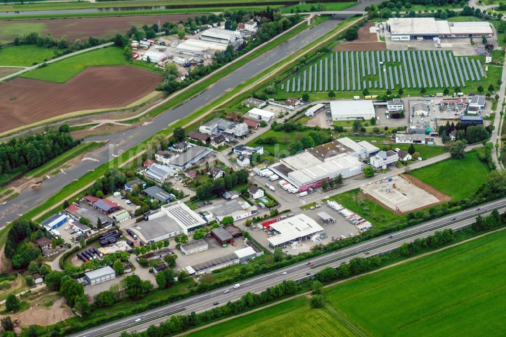 Riegel am Kaiserstuhl aus der Vogelperspektive: Industrie- und Gewerbegebiet in Riegel am Kaiserstuhl im Bundesland Baden-Württemberg, Deutschland