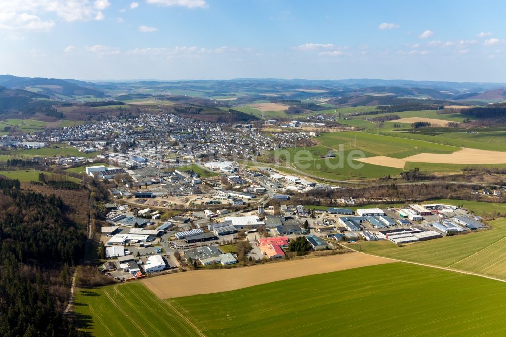 Luftbild Schmallenberg - Industrie- und Gewerbegebiet in Schmallenberg im Bundesland Nordrhein-Westfalen, Deutschland