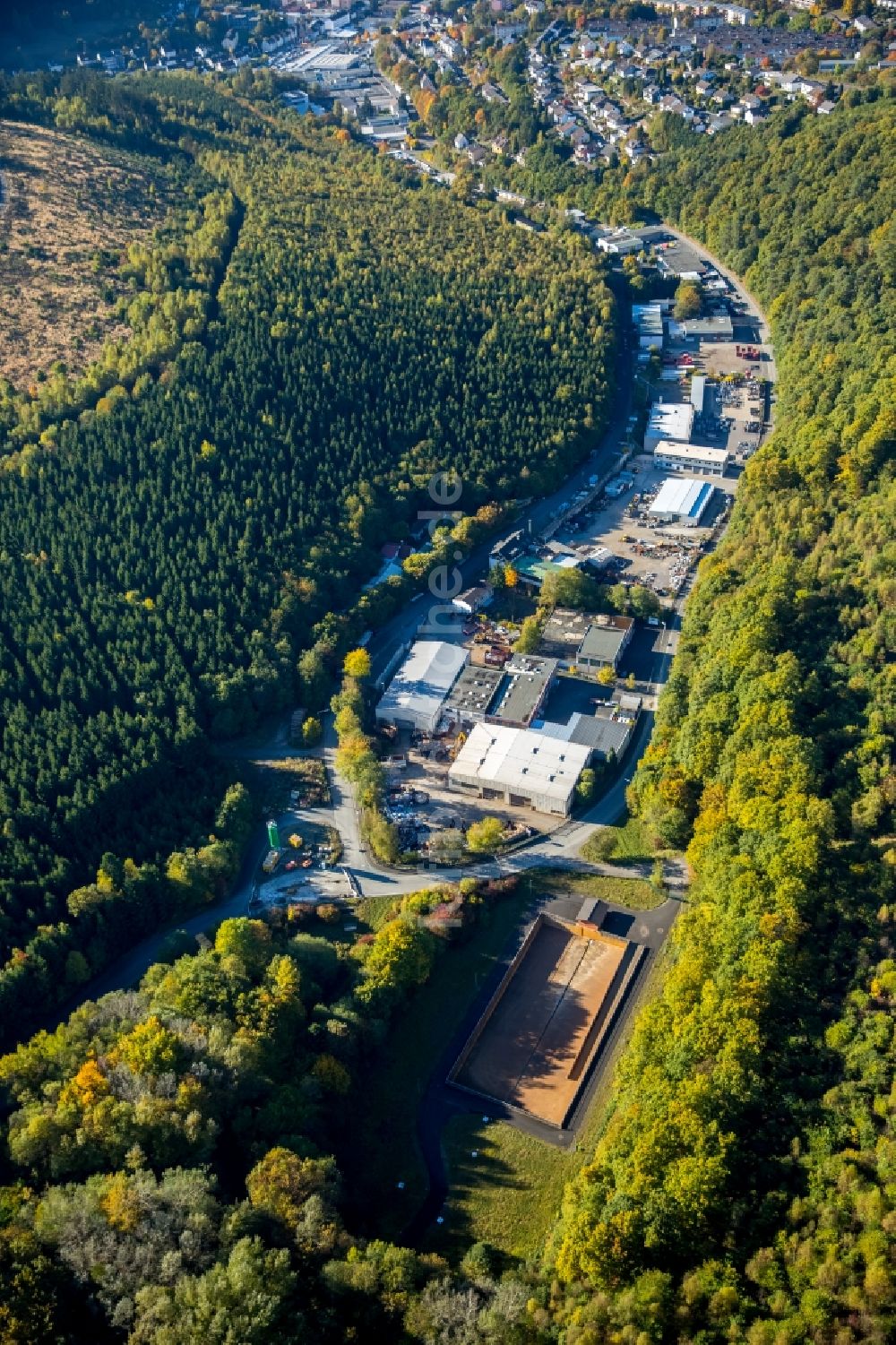 Siegen aus der Vogelperspektive: Industrie- und Gewerbegebiet in Siegen im Bundesland Nordrhein-Westfalen