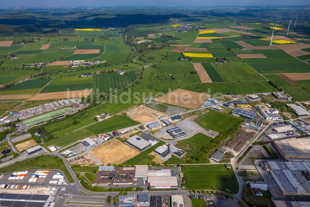 Luftaufnahme Brilon - Industrie- und Gewerbegebiet an der Straße Lange Wenden in Brilon im Bundesland Nordrhein-Westfalen, Deutschland