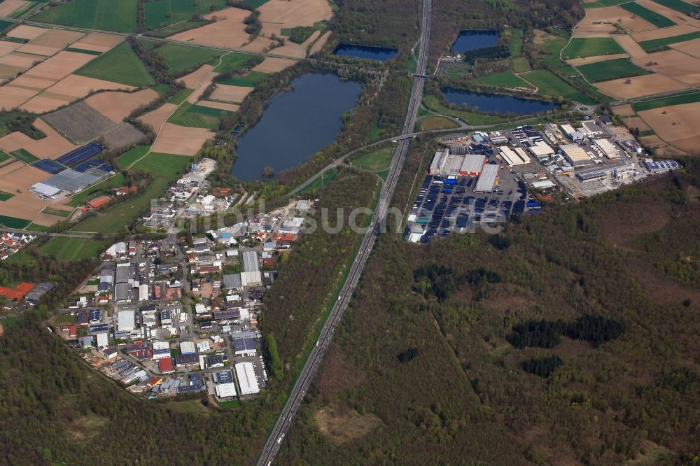 Luftbild Teningen - Industrie- und Gewerbegebiet in Teningen und Nimburg mit Badesee im Bundesland Baden-Württemberg, Deutschland