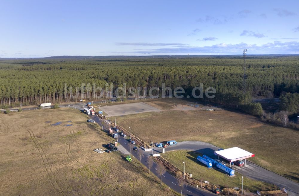 Grünheide (Mark) aus der Vogelperspektive: Industrie- und Gewerbegebiet Tesla Gigafactory in Freienbrink im Bundesland Brandenburg, Deutschland