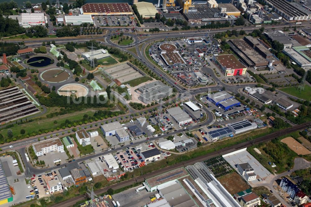 Luftbild Mainz - Industrie- und Gewerbegebiet und Zentralklärwerk Mainz in Mainz im Bundesland Rheinland-Pfalz