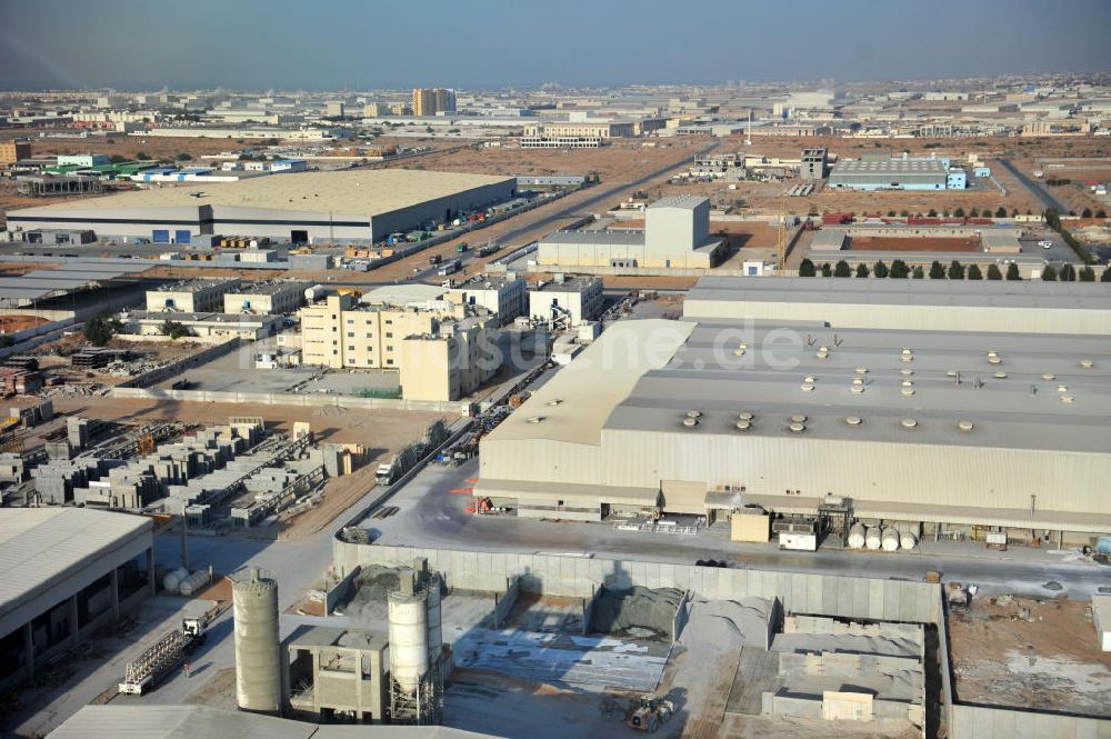 Luftbild Ras Al Khaimah - Industrie- und Gewerbegebiete an der Freihandelszone Ras Al Khaimah nahe Al Hamra Village