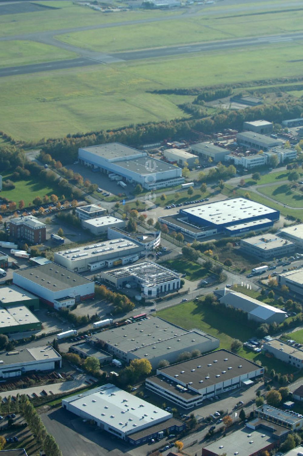 Dortmund aus der Vogelperspektive: Industrie-Lagerhalle in Dortmund Wickede