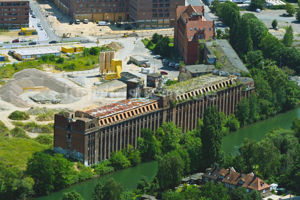 Luftaufnahme Hannover - Industrie- Ruine Conti im Ortsteil Linden-Limmer in Hannover im Bundesland Niedersachsen, Deutschland