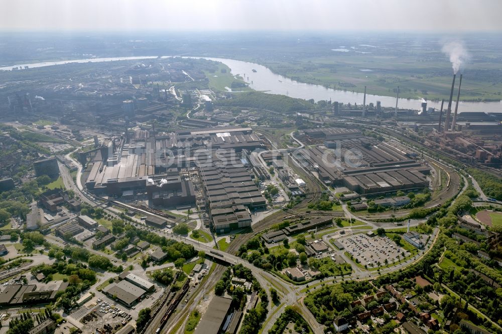 Luftbild Duisburg Marxloh - Industrieanlagen im Industriegebiet der Kokerei Schwelgern mit dem ThyssenKrupp-Stahlwerk im Stadtteil Marxloh in Duisburg in Nordrhein-Westfalen